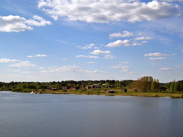 Suvannon kylä Kitisen joen varrella Pelkosenniemellä. Johanna Forsius 2007