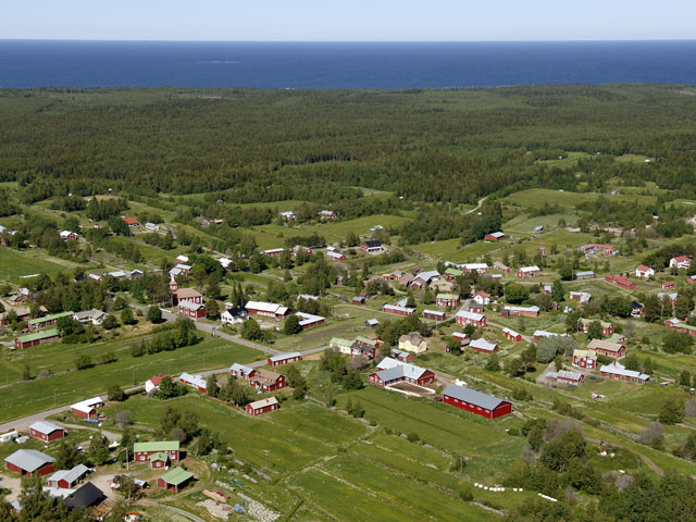 Björkön kylä. Hannu Vallas 2006