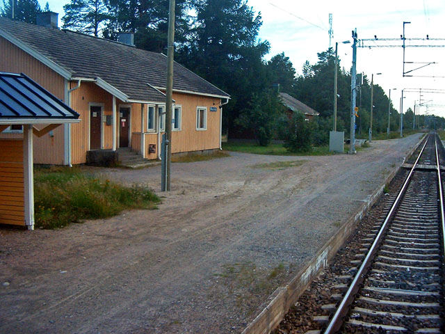 Muurolan rautatieasema ja asemalaituri. Timo-Pekka Heima 2005