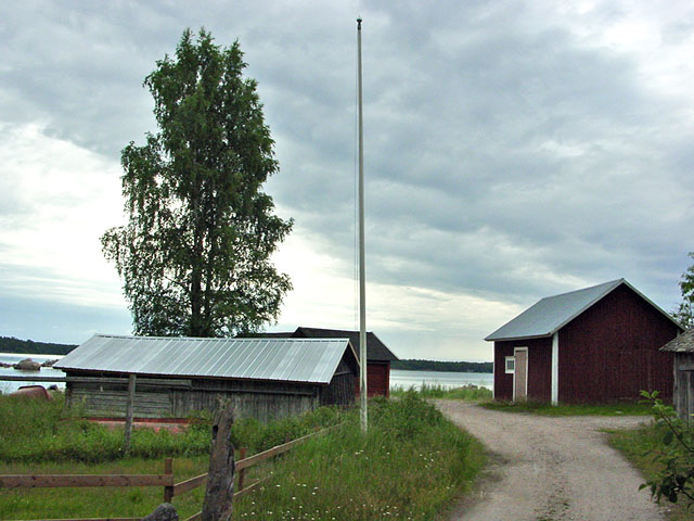 Ranta-aittoja Rihtniemen kylässä. Johanna Forsius 2007