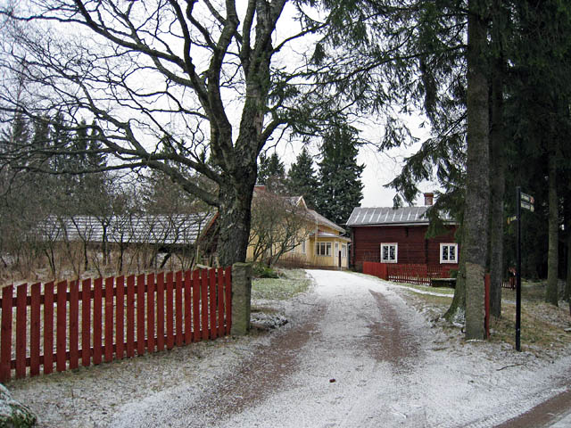 Kuralan kylämäkeä. Hilkka Högström 2008
