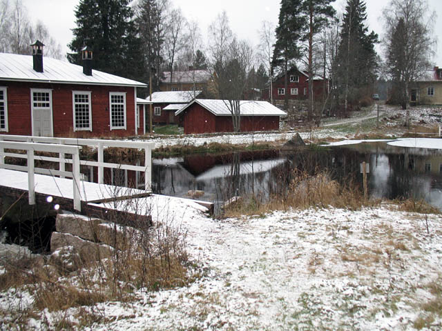 Hankalankosken pellavaloukku. Kaija Kiiveri-Hakkarainen 2007