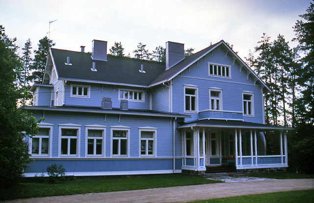 Pankakosken ruukin patruunan talo. Ulla-Riitta Kauppi 1995