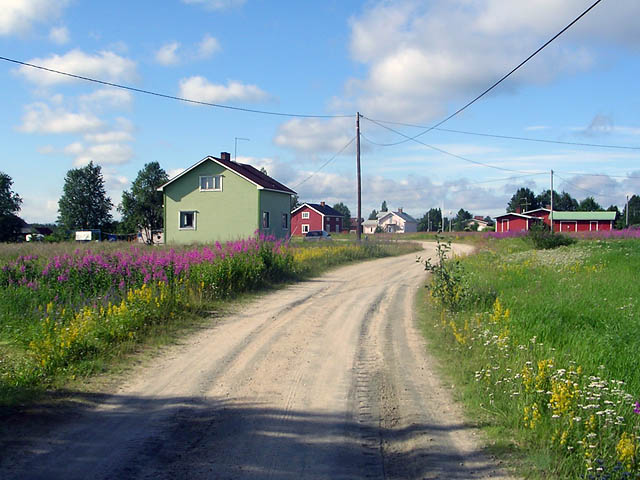 Peltovuoman kylä ja kylätie. Lapin kulttuuriympäristöt tutuksi -hanke 2005