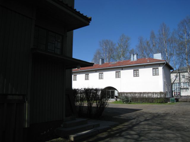Suojeluskuntatalon ulkorakennus. Hilkka Högström 2009