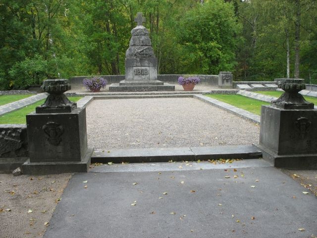 Valkoisten hautamuistomerkki 1918. Maria Kurtén 2008