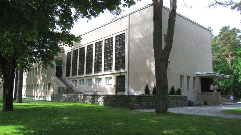 Kadettikoulun ruokala- ja juhlasalirakennus valmistui 1940. Museovirasto 2016