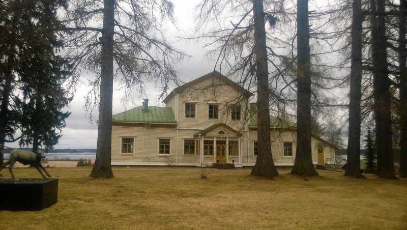 Itikan tilan päärakennus. Marja-Leena Ikkala 2016